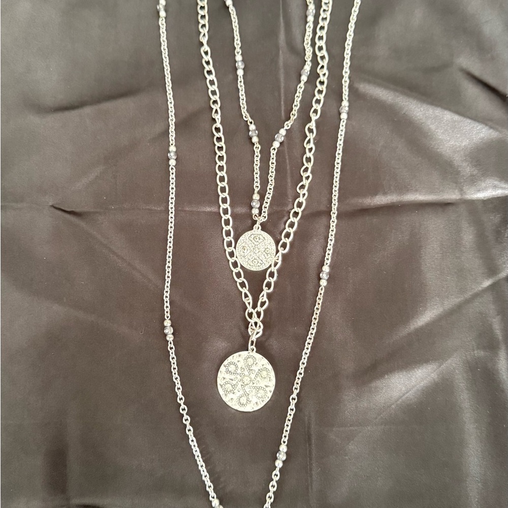 Elegant Silver Pendant Necklace